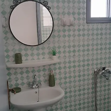 Saint George Family Studio Apartment